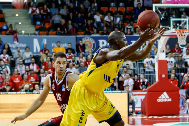 际赛场上崭 际赛场上崭